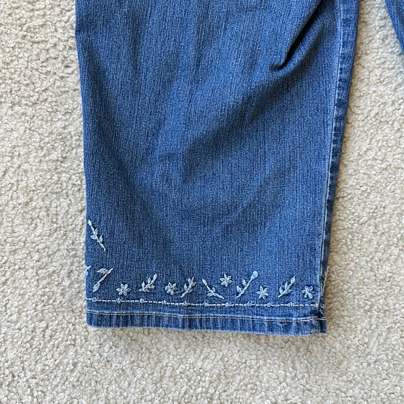 Avenue Boho Embroidered Cropped Jeans - Picture 7 of 12